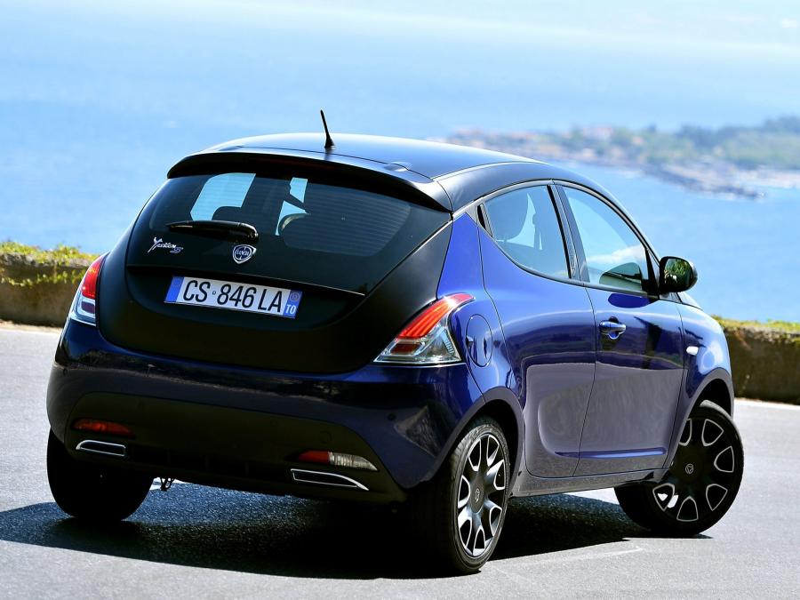  Lancia Ypsilon S by MomoDesign 2013 года  (фото 16 из 37)